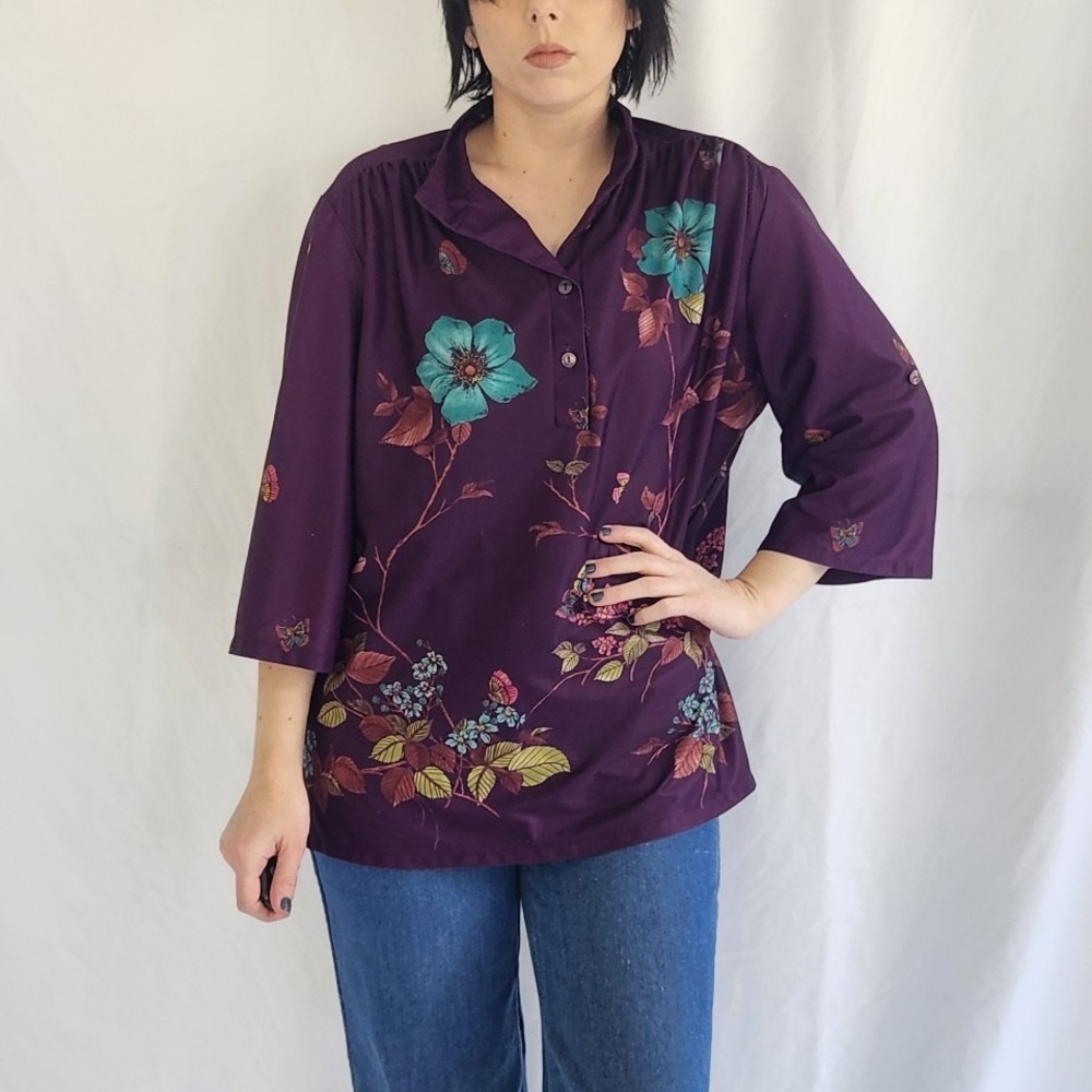 70s‎ Purple Floral Vlouse with Butterflies